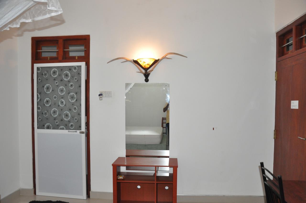The Fence Bed & Breakfast เบนโตตา ภายนอก รูปภาพ